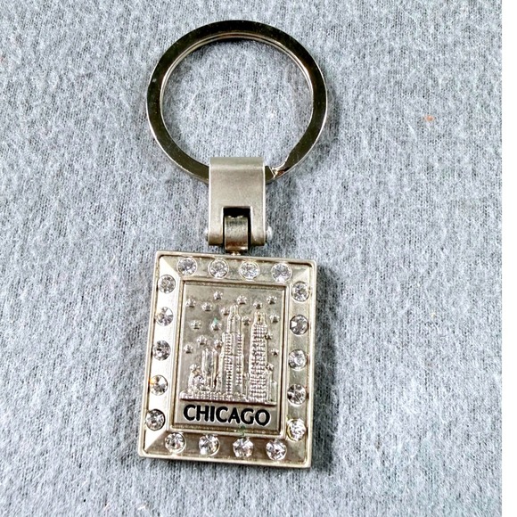 Other - Chicago Skyline Rhinestone Keychain Silver Tone Souvenir Key Ring Heavy Trinket